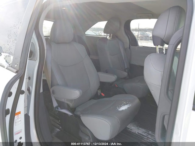 5TDYRKEC6NS078018 Toyota SIENNA XLE
