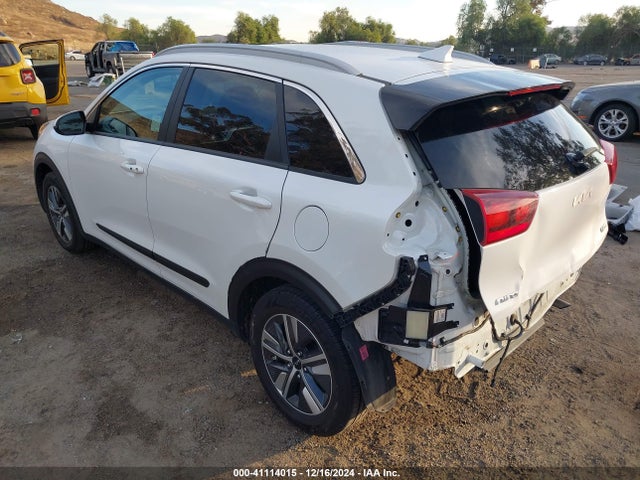 KIA Niro Lxs 2022 KNDCB3LC5N5546642 Image 3