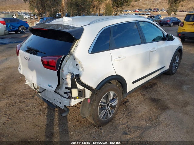 KIA Niro Lxs 2022 KNDCB3LC5N5546642 Image 4