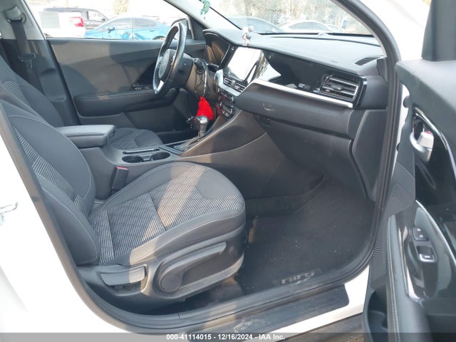 KIA Niro Lxs 2022 KNDCB3LC5N5546642 Image 5