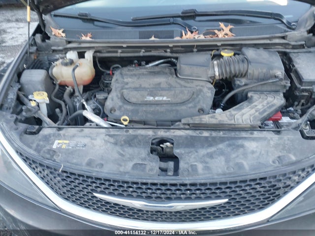 2C4RC1DGXHR723156 Chrysler Pacifica Touring