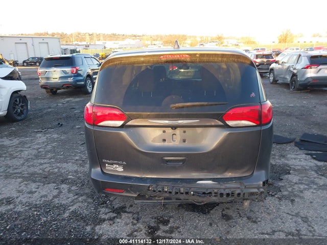 2C4RC1DGXHR723156 Chrysler Pacifica Touring