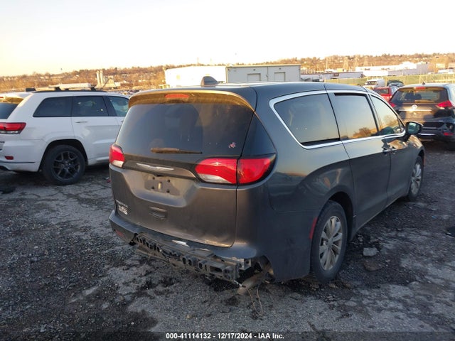 2C4RC1DGXHR723156 Chrysler Pacifica Touring