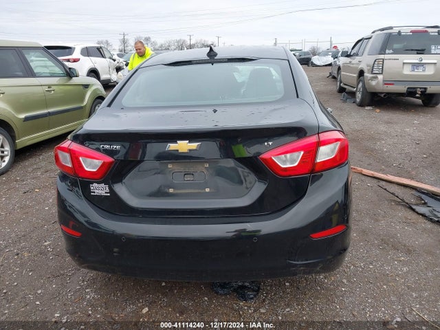 Chevrolet Cruze Lt Auto 2018 1G1BE5SM7J7157176 Image 16