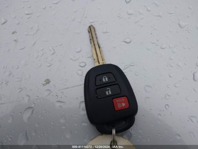 JTMBFREV3FJ020505 Toyota RAV4 LE
