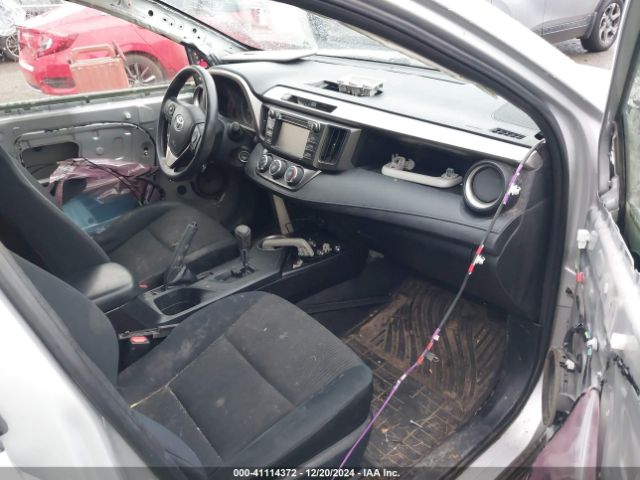 JTMBFREV3FJ020505 Toyota RAV4 LE