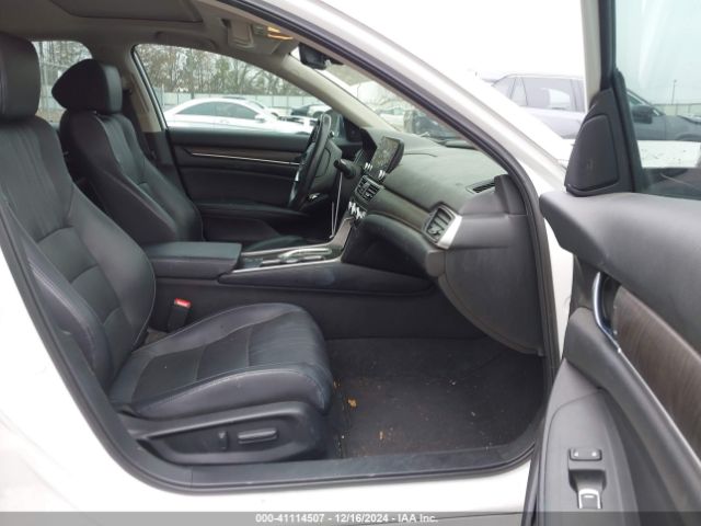 1HGCV2F95JA040894 Honda Accord Touring 2.0t