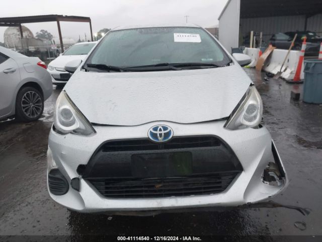 JTDKDTB3XG1122309 Toyota Prius C Two