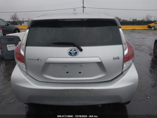 JTDKDTB3XG1122309 Toyota Prius C Two
