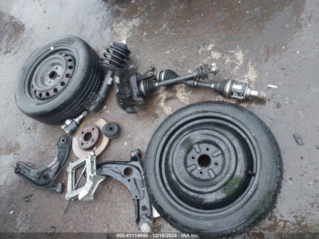 JTDKDTB3XG1122309 Toyota Prius C Two