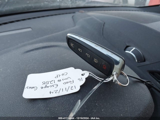 1FMCU0J96HUB91258 Ford 2017