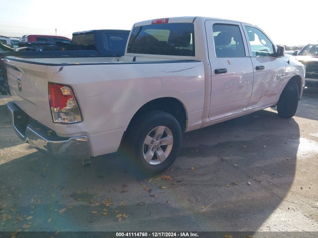 3C6RR6KG9NG388334 RAM 1500 Classic Tradesman  4x2 5'7 Box