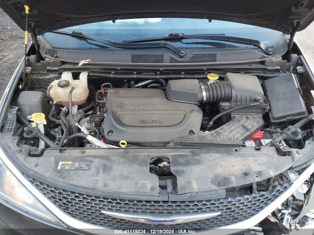 2C4RC1FG2KR652815 Chrysler Pacifica Touring Plus