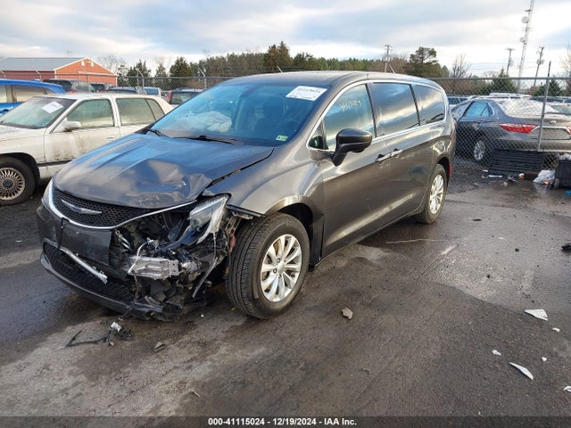 2C4RC1FG2KR652815 Chrysler Pacifica Touring Plus