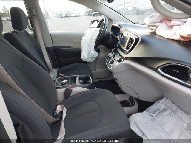Chrysler Pacifica Touring Plus 2019 2C4RC1FG2KR652815 Image 5