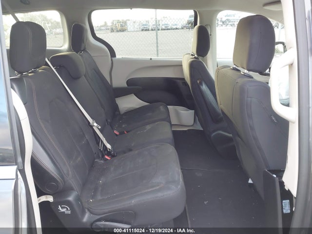 2C4RC1FG2KR652815 Chrysler Pacifica Touring Plus