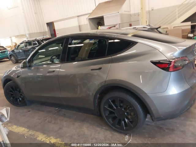 7SAYGAEEXRF170814 Tesla Model Y Long Range Dual Motor All-wheel Drive