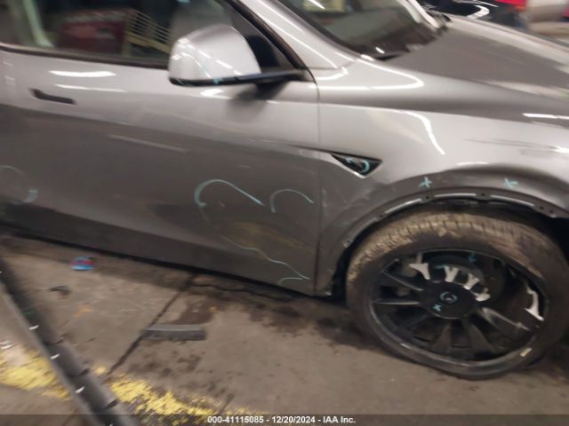 7SAYGAEEXRF170814 Tesla Model Y Long Range Dual Motor All-wheel Drive