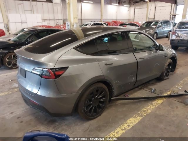 7SAYGAEEXRF170814 Tesla Model Y Long Range Dual Motor All-wheel Drive