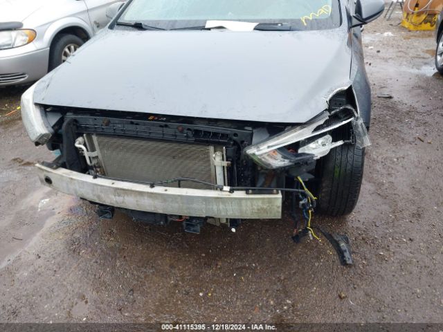 KMHC65LC9JU075820 Hyundai Ioniq Hybrid Blue