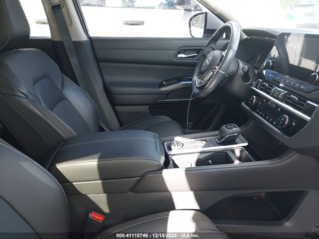 5N1DR3CC3NC265656 Nissan Pathfinder Sl 4wd