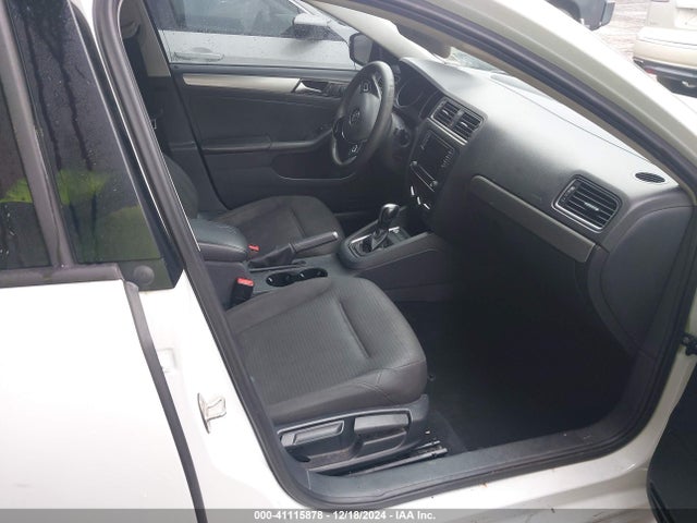 3VWD67AJ2GM238615 Volkswagen Jetta 1.4t Se