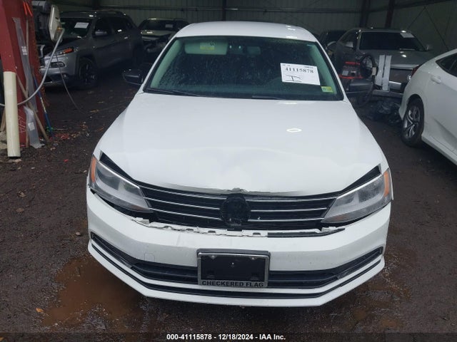 3VWD67AJ2GM238615 Volkswagen Jetta 1.4t Se
