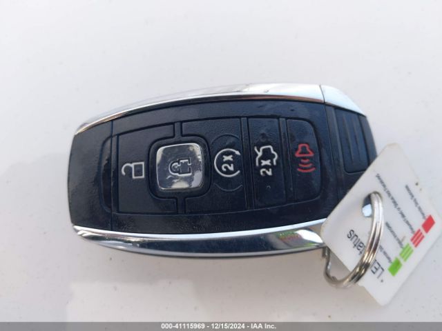 1LN6L9SK7J5615052 Lincoln Continental Select