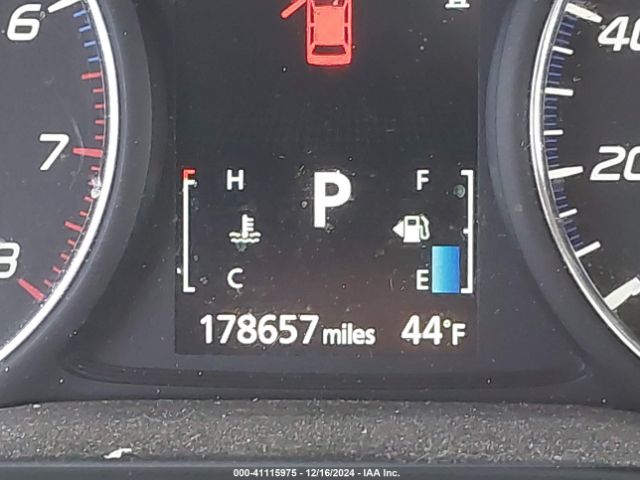 JA4AZ3A36EZ008444 Mitsubishi Outlander Se