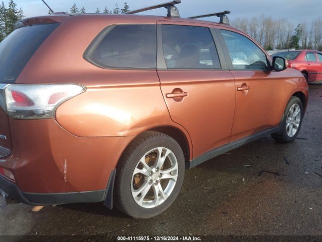 JA4AZ3A36EZ008444 Mitsubishi Outlander Se