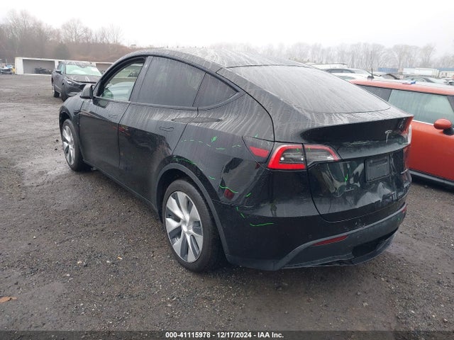 2021 TESLA MODEL Y 5YJYGDEE8MF101028 Photo 2