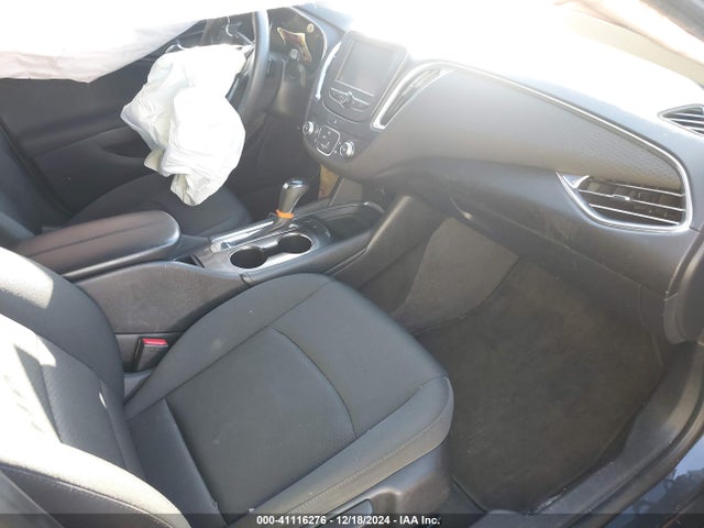 1G1ZE5ST2HF109946 Chevrolet MALIBU 1LT