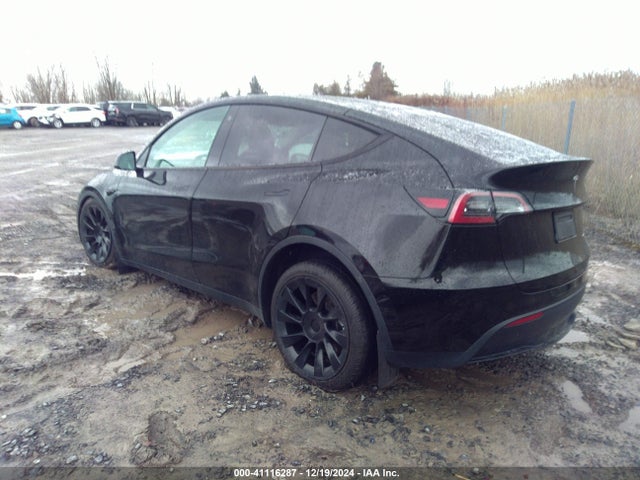 2021 TESLA MODEL Y 5YJYGDEE2MF191003 Photo 2