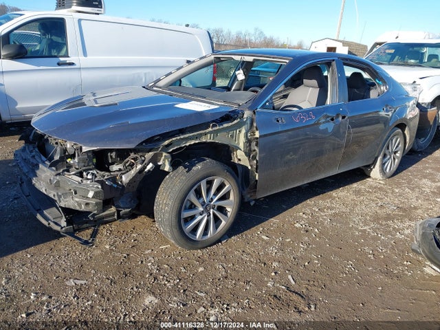 Toyota CAMRY LE 2022 4T1C11AK0NU712200 Image 2