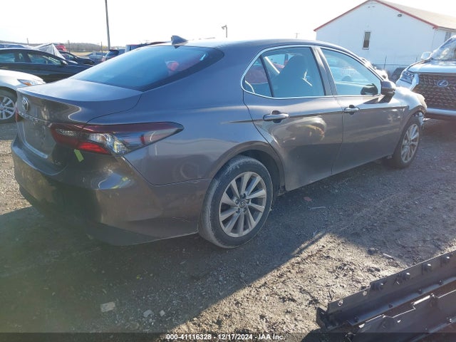 Toyota CAMRY LE 2022 4T1C11AK0NU712200 Image 4