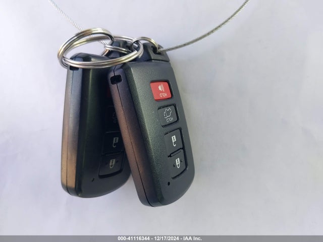 2T3YFREV1HW317822 Toyota Rav4 Limited/platinum