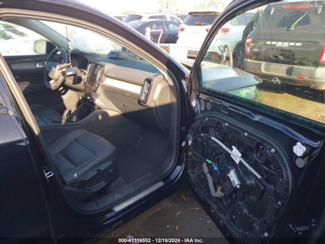 YV4L12UK2R2296509 Volvo Xc40 B5 Core Dark Theme