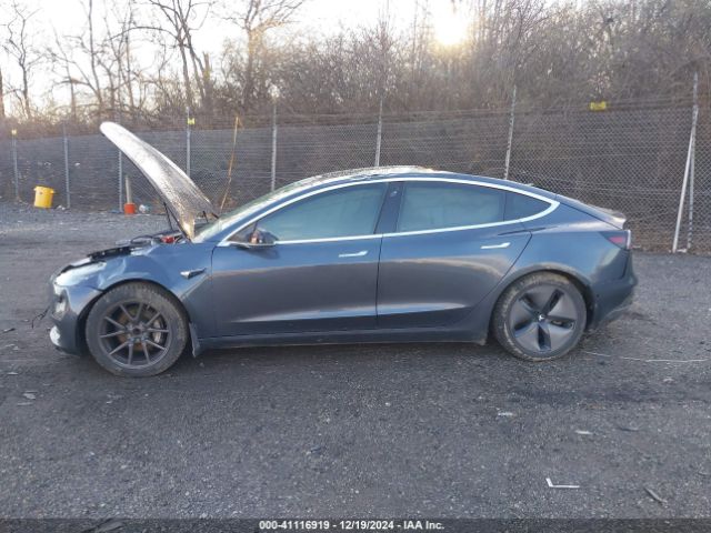 5YJ3E1EA2JF028231 Tesla MODEL 3