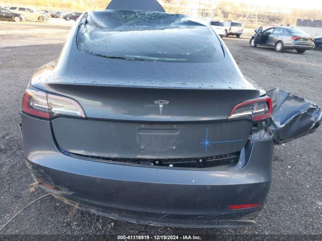 5YJ3E1EA2JF028231 Tesla MODEL 3