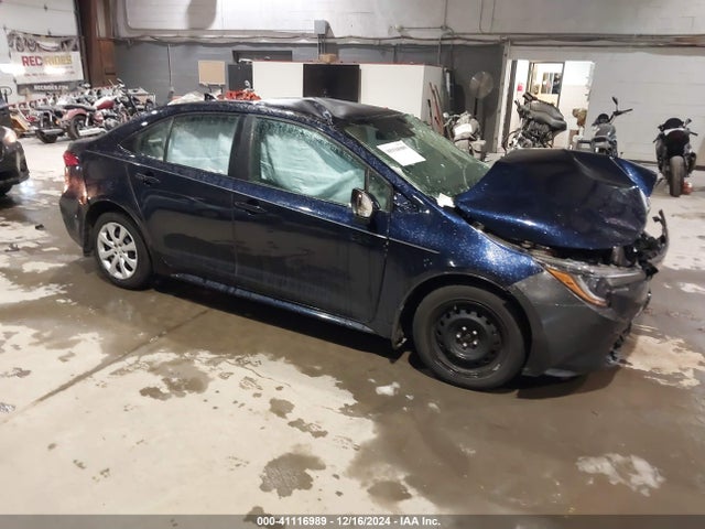 Toyota COROLLA LE 2022 5YFEPMAE7NP369843 Image 1