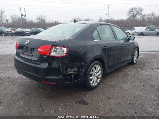3VWD17AJ4EM319286 Volkswagen Jetta