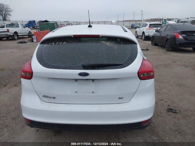 Ford FOCUS SE 2017 1FADP3K25HL337437 Image 16