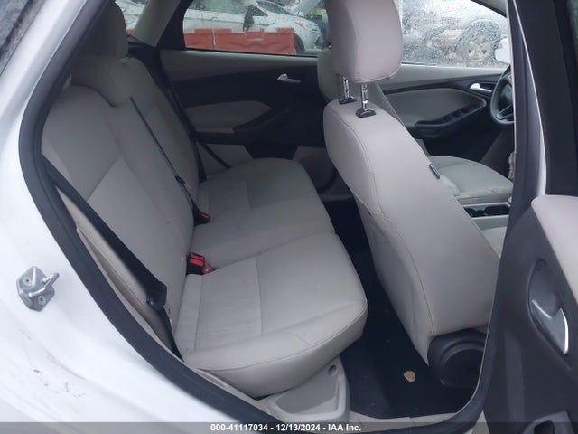 Ford FOCUS SE 2017 1FADP3K25HL337437 Image 8