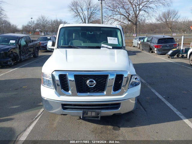 5BZBF0AA2JN853115 Nissan Nv Passenger Nv3500 Hd Sv V6