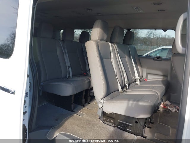 5BZBF0AA2JN853115 Nissan Nv Passenger Nv3500 Hd Sv V6