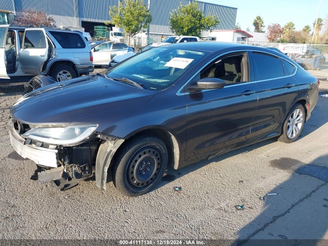 Chrysler 200 Limited 2015 1C3CCCAB1FN685633 Image 2