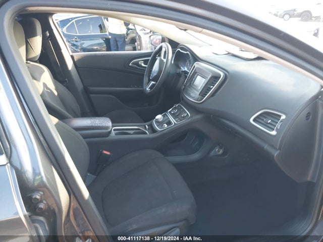 Chrysler 200 Limited 2015 1C3CCCAB1FN685633 Image 5