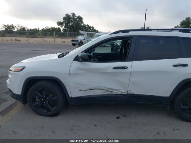 1C4PJLAB8GW336631 Jeep Cherokee Altitude