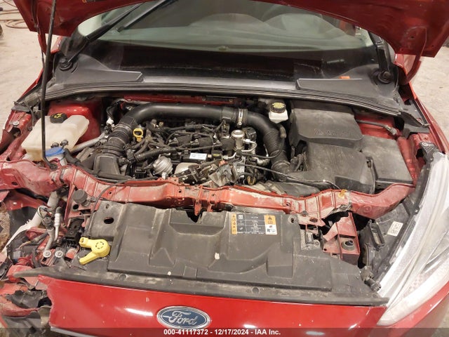 Ford FOCUS SE 2018 1FADP3FEXJL239532 Image 10