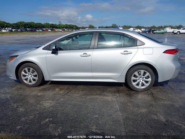 Toyota COROLLA LE 2022 5YFEPMAE0NP368453 Image 14